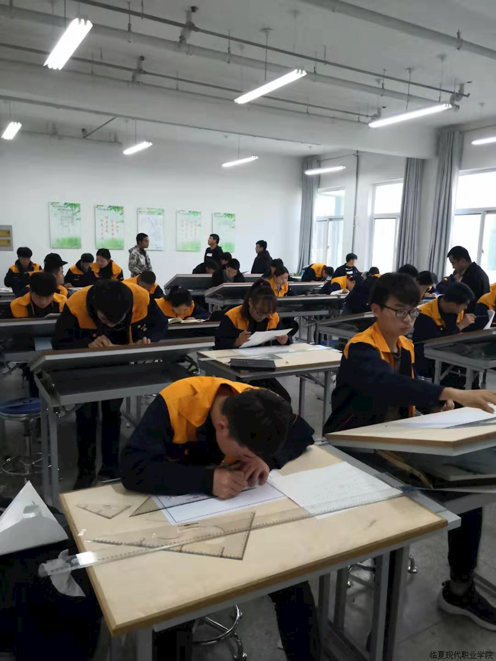 临夏现代职业学院建筑系技能大赛圆满结束临夏现代职业学院建筑系技能大赛圆满结束