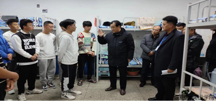 情系学生点滴生活  关怀备至心暖如春