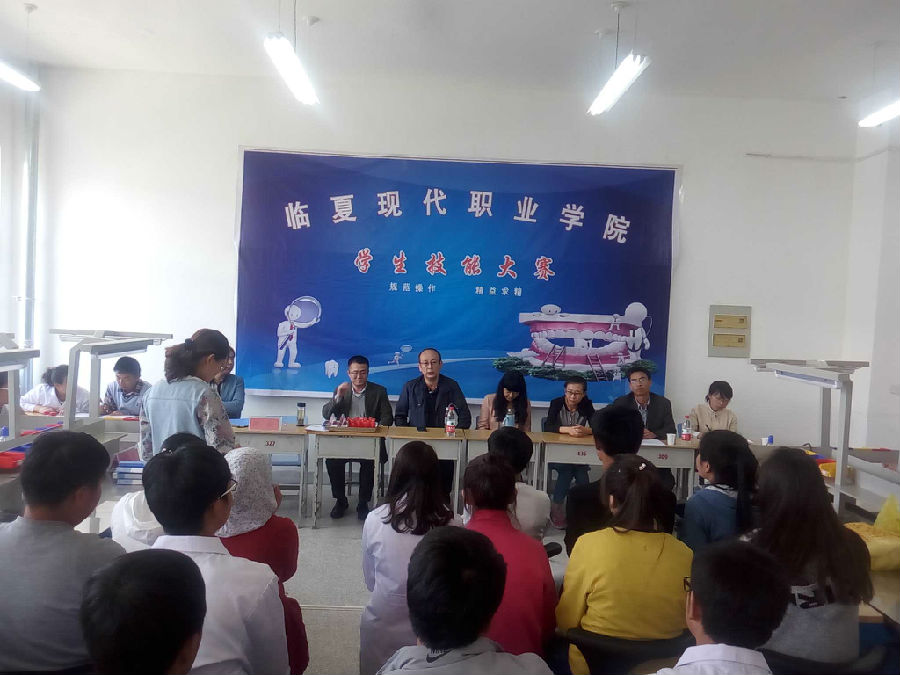 聂红兵教授作现场点评.jpg