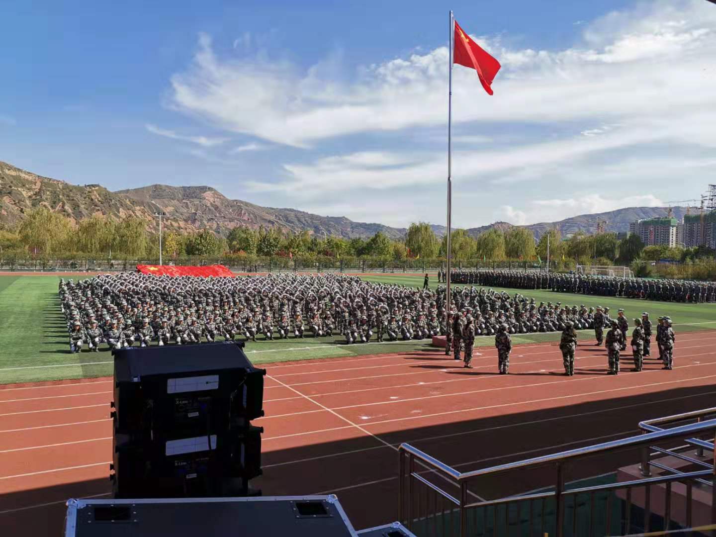 医学系党支部组织2019级全体师生参加军训总结暨表彰大会