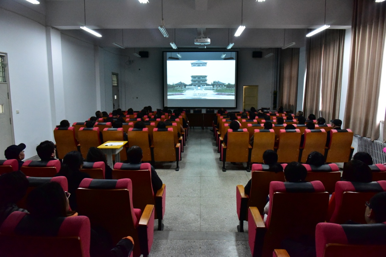 学院组织党员干部观看警示教育片