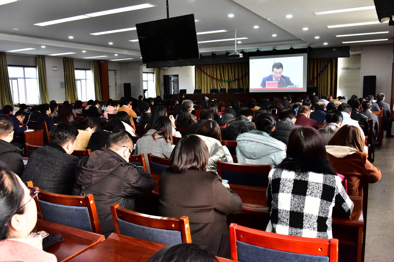    组织教职工收听收看临夏州学习贯彻党的十九届四中全会精神宣讲视频会