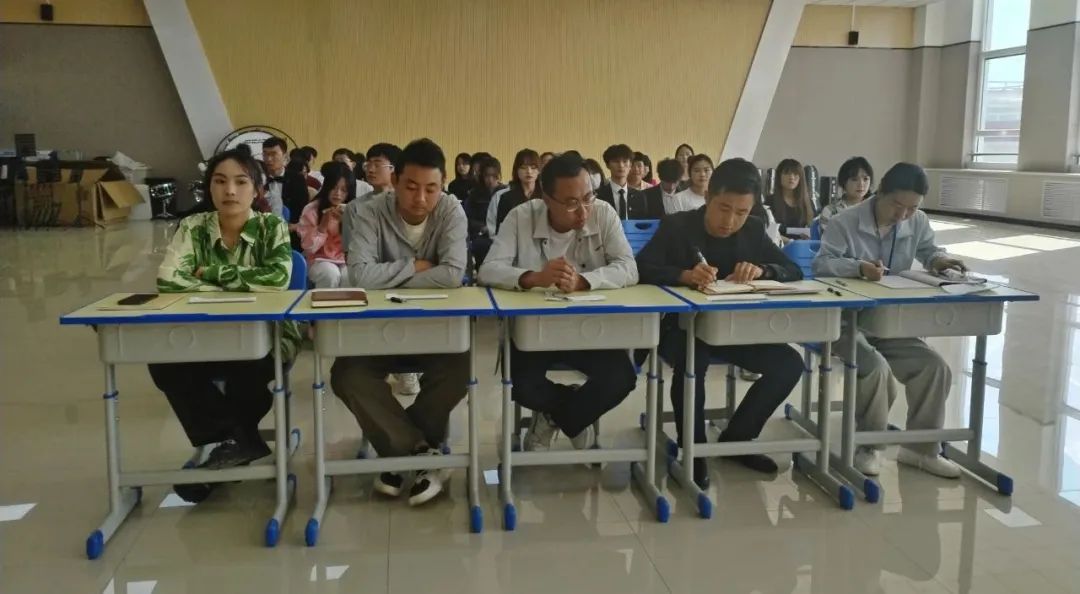 文化旅游学院召开第三届学生干部换届大会