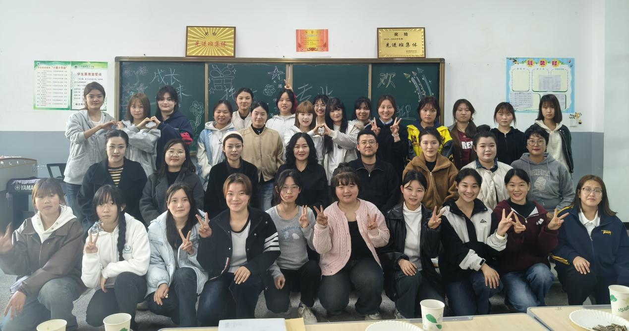 托育暖心，专业践行——基础教育学院召开婴幼儿托育服务与管理专业师生座谈会